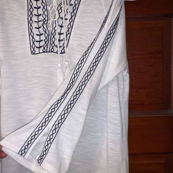 89th & Madison Cold Shoulder Blouse - Picture 3 of 4